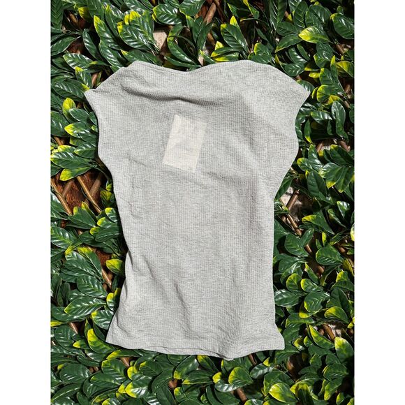 Pull & Bear Gray Semi Sheer Gray Shortsleeve Shirt Size Medium NWT - Picture 2 of 3